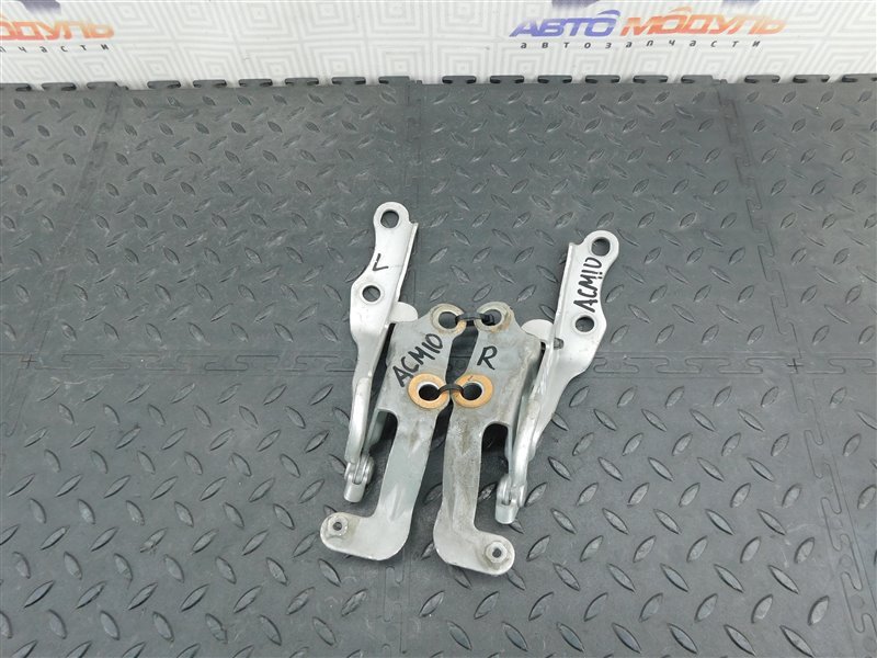 Петля капота TOYOTA IPSUM SXM10 (б/у)