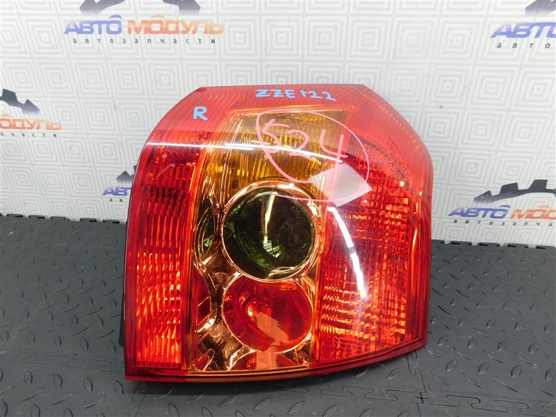 Стоп TOYOTA COROLLA RUNX ZZE122-2028117 1ZZ-FE 2004 задний правый (б/у)