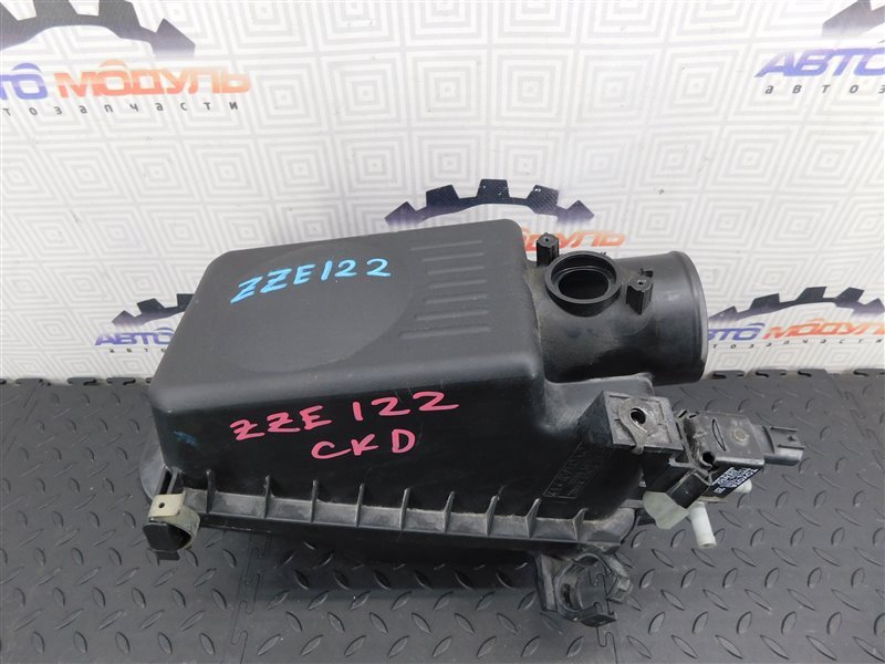 Корпус воздушного фильтра TOYOTA COROLLA RUNX ZZE122-2028117 1ZZ-FE 2004 (б/у)