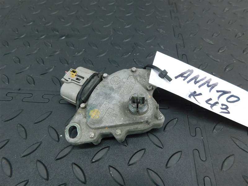 Селектор акпп TOYOTA ISIS ANM10 1AZ-FSE (б/у)