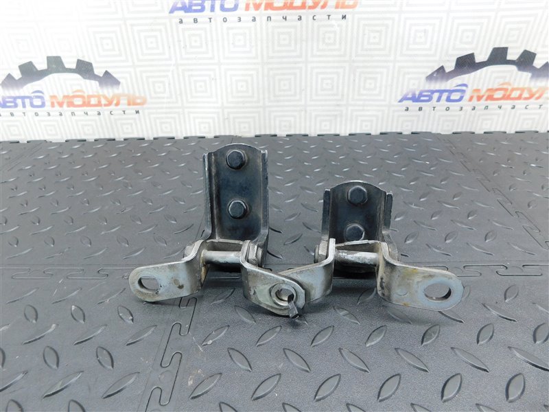 Петля дверная TOYOTA IPSUM SXM10-0205924 3S-FE 1999 задняя правая (б/у)