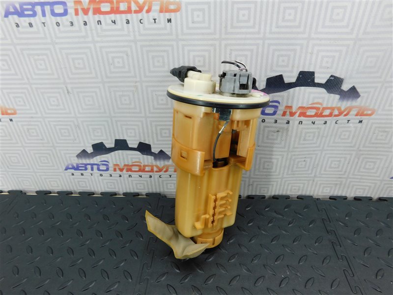 Топливный насос TOYOTA IST NCP60 2NZ-FE (б/у)