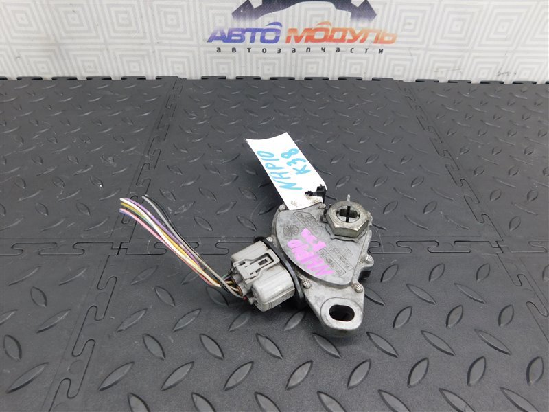 Селектор акпп TOYOTA AQUA NHP10 1NZ-FXE (б/у)