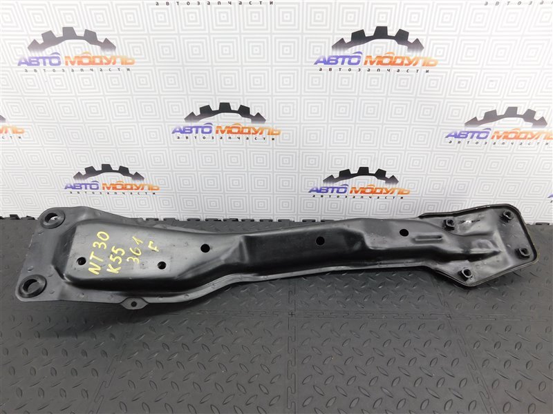 Балка продольная NISSAN X-TRAIL NT30-152491 QR20-DE 2005 передняя (б/у)