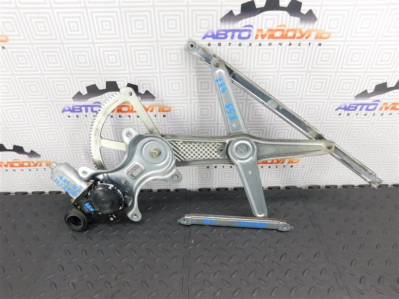 Стеклоподъемник TOYOTA COROLLA FIELDER NZE121-0137282 1NZ-FE 2002 передний правый (б/у)
