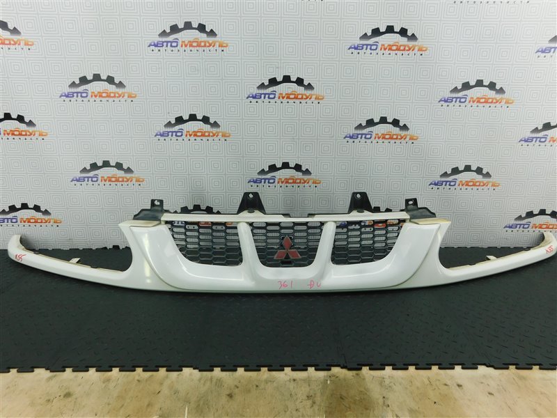 Решетка радиатора MITSUBISHI DELICA PD6W (б/у)