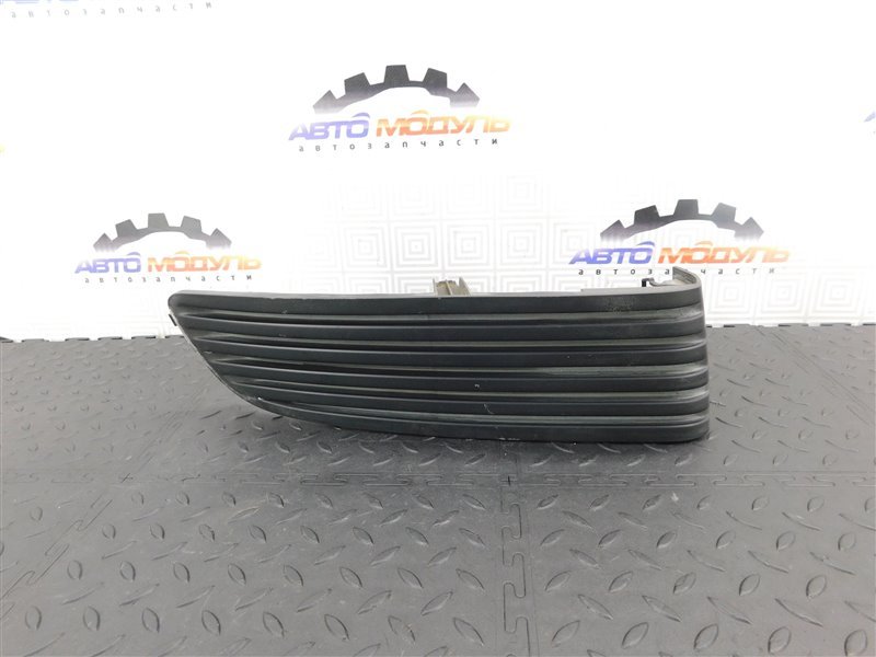 Заглушка бампера NISSAN SUNNY FB15-819434 QG15-DE 2003 передняя правая (б/у)