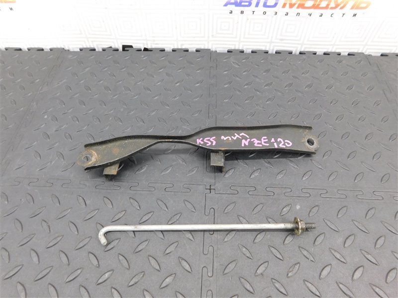 Крепление аккумулятора TOYOTA COROLLA NZE120-3013144 2NZ-FE 2002 (б/у)