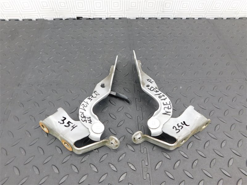 Петля капота TOYOTA COROLLA FIELDER NZE121-0113998 1NZ-FE 2002 (б/у)