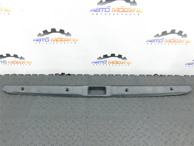 Накладка замка багажника NISSAN SUNNY FB15-819434 QG15-DE 2003 задняя (б/у)