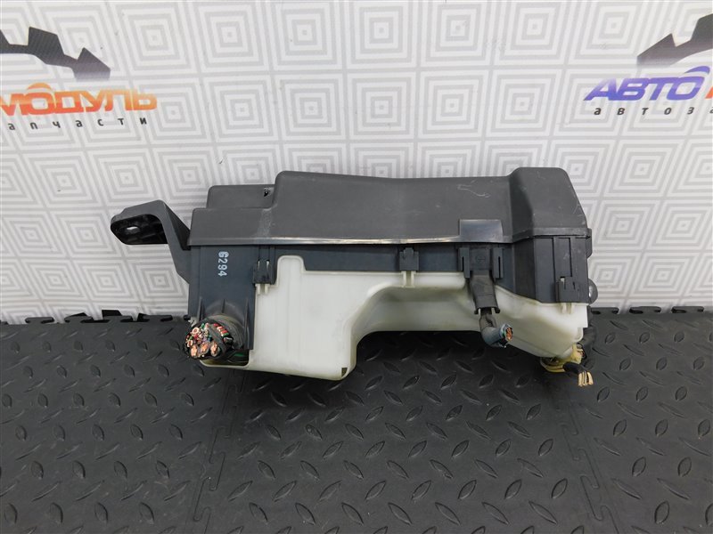 Блок предохранителей TOYOTA AVENSIS AZT250-0022993 1AZ-FSE 2004 (б/у)