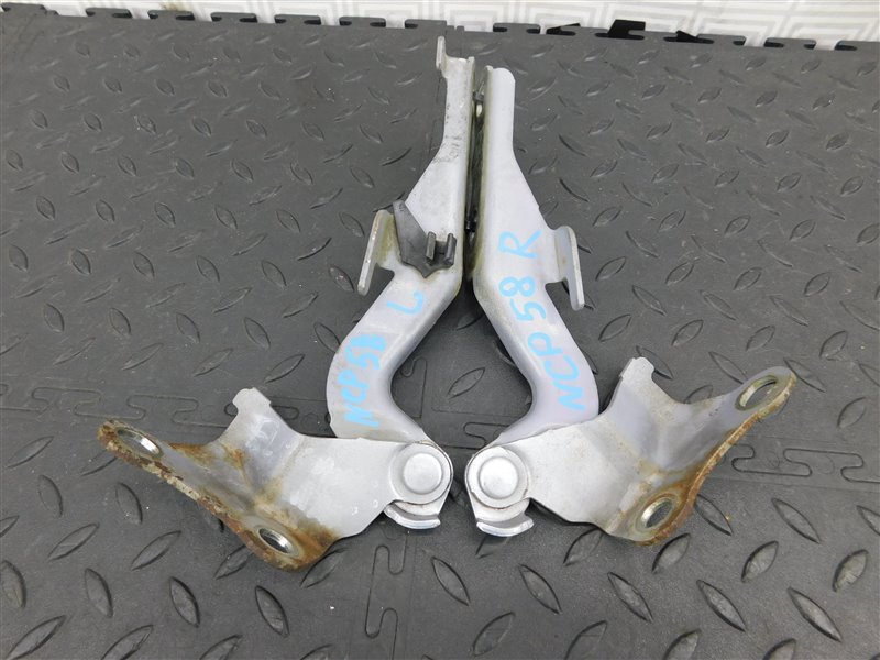 Петля капота TOYOTA SUCCEED NCP58 (б/у)
