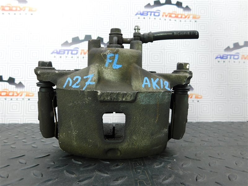 Суппорт NISSAN MARCH AK12 передний левый (б/у)