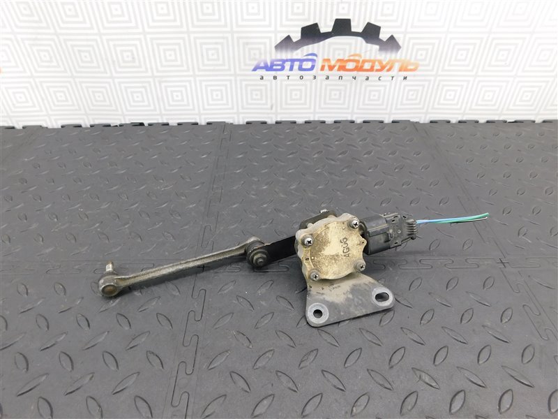 Датчик контроля высоты TOYOTA AVENSIS AZT250-0022993 1AZ-FSE 2004 задний правый (б/у)