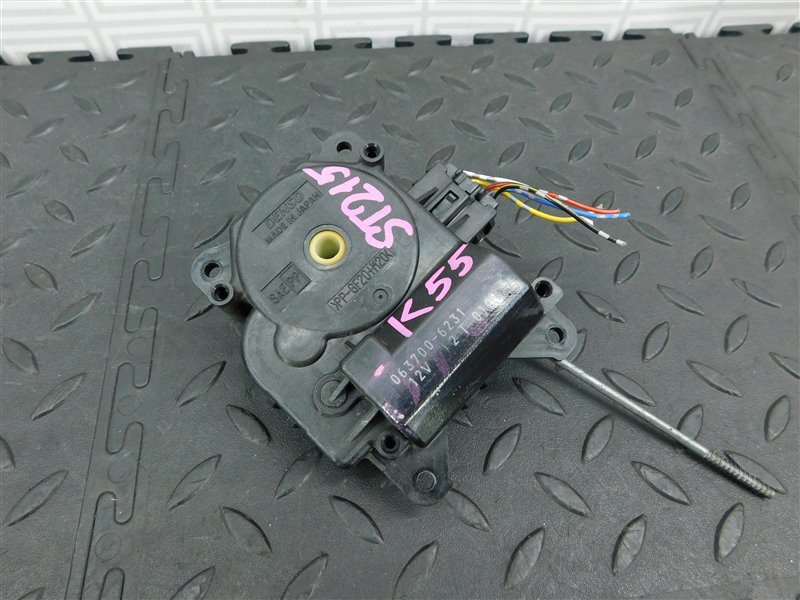 Сервопривод заслонок печки TOYOTA CARINA ST215-6005920 3S-FE 1998 правый (б/у)