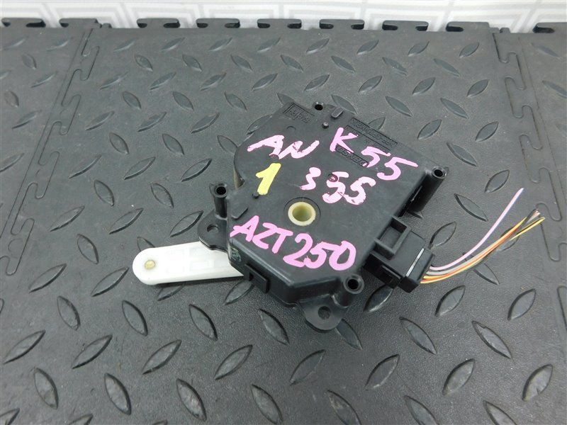 Сервопривод заслонок печки TOYOTA AVENSIS AZT250-0022993 1AZ-FSE 2004 (б/у)