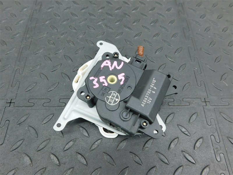 Сервопривод заслонок печки TOYOTA AVENSIS AZT250-0022993 1AZ-FSE 2004 (б/у)