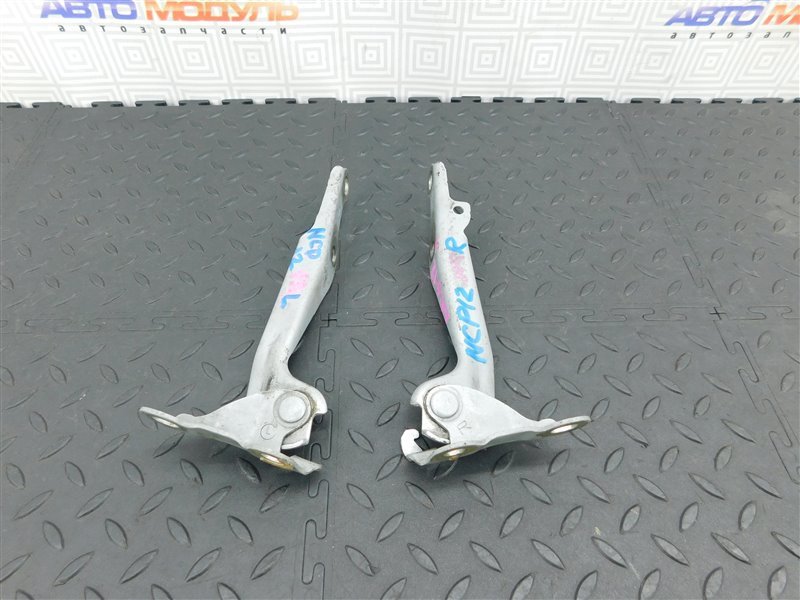 Петля капота TOYOTA PLATZ NCP12 (б/у)