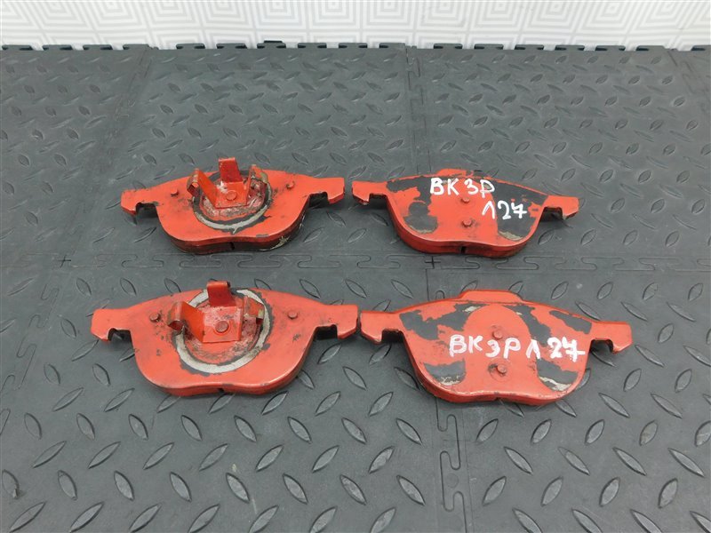 Колодки тормозные MAZDA AXELA BK3P передние (б/у)