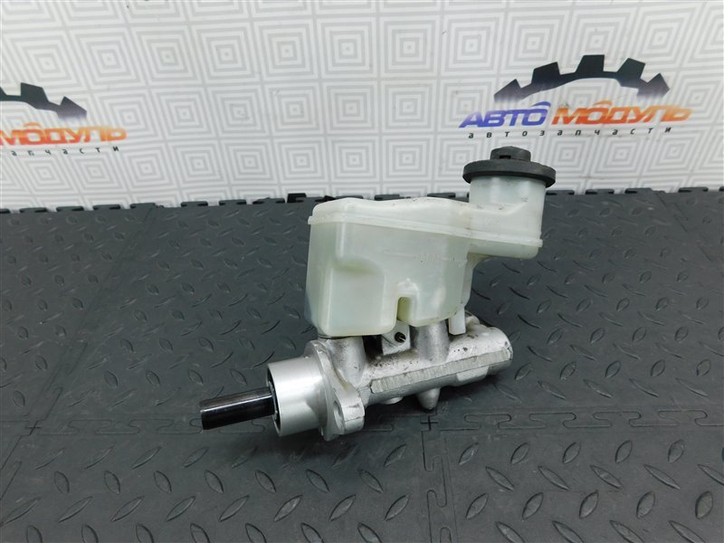 Главный тормозной цилиндр TOYOTA VITZ SCP10-3247238 1SZ-FE 2001 (б/у)