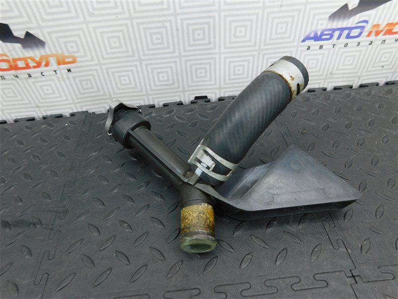 Горловина радиатора MAZDA DEMIO DY5W-107739 ZY-VE 2002 (б/у)