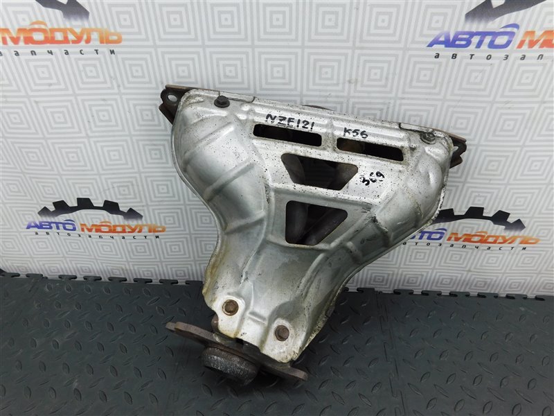 Коллектор выпускной TOYOTA COROLLA SPACIO NZE121-3303240 1NZ-FE 2005 (б/у)