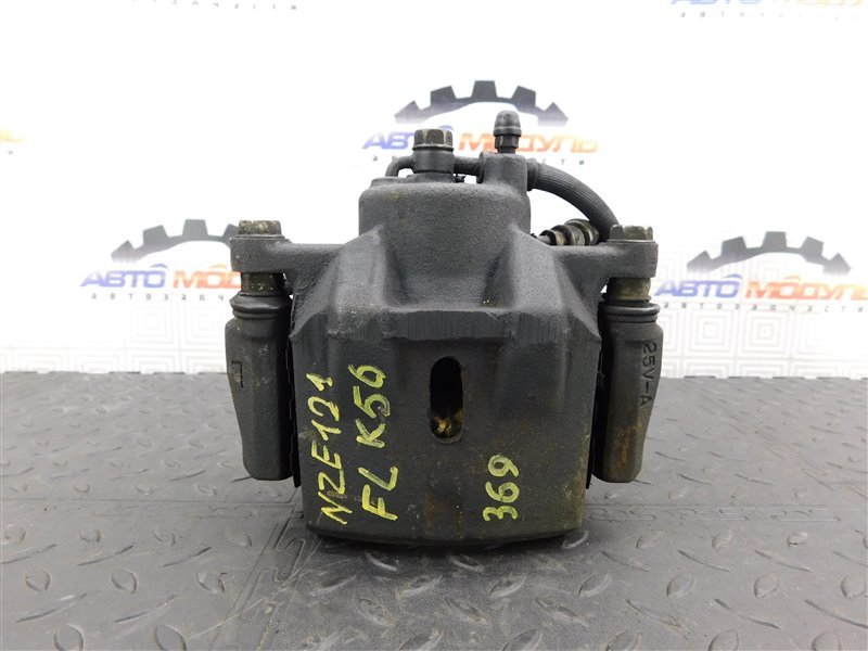 Суппорт TOYOTA COROLLA SPACIO NZE121-3303240 1NZ-FE 2005 передний левый (б/у)