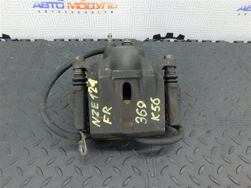 Суппорт TOYOTA COROLLA SPACIO NZE121-3303240 1NZ-FE 2005 передний правый (б/у)