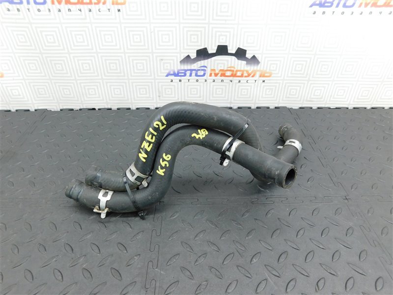 Патрубок радиатора печки TOYOTA COROLLA SPACIO NZE121-3303240 1NZ-FE 2005 (б/у)