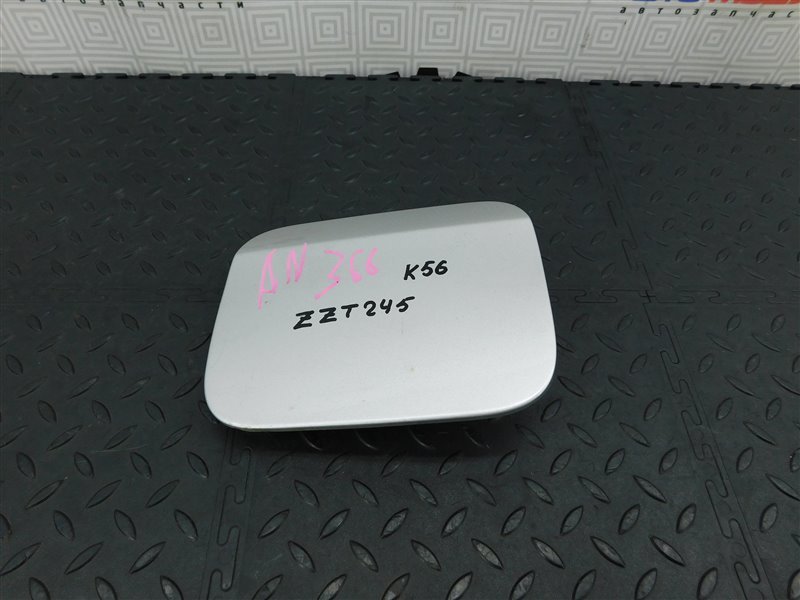 Лючок бензобака TOYOTA PREMIO ZZT245-0025649 1ZZ-FE 2004 (б/у)