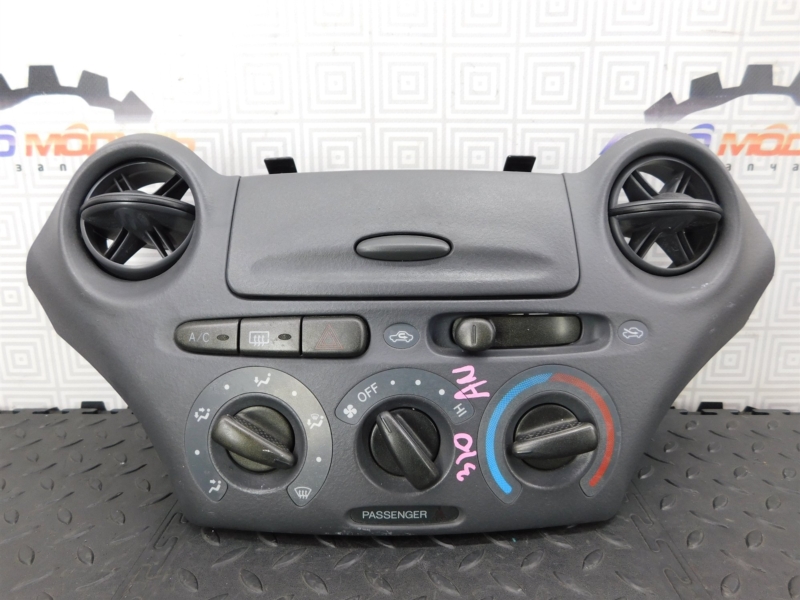 Блок управления климат-контролем TOYOTA VITZ SCP10-3247238 1SZ-FE 2001 (б/у)