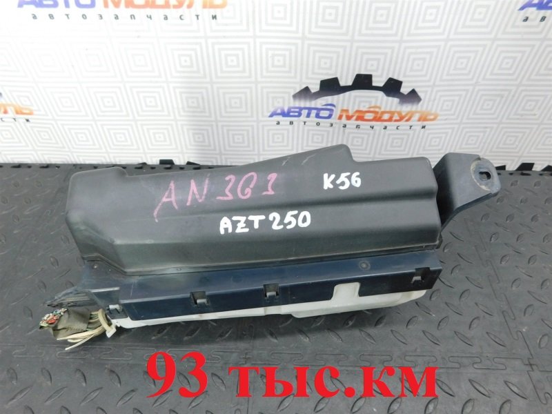 Блок предохранителей TOYOTA AVENSIS AZT250-0038192 1AZ-FSE 2006 (б/у)