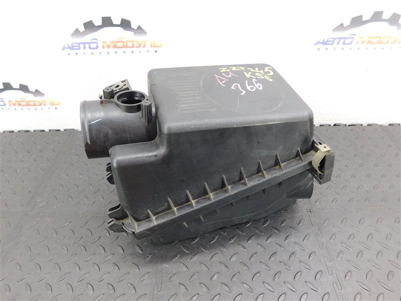 Корпус воздушного фильтра TOYOTA PREMIO ZZT245-0025649 1ZZ-FE 2004 (б/у)