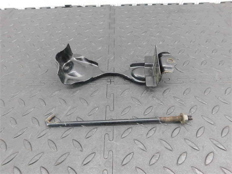 Крепление аккумулятора NISSAN X-TRAIL NT31-112043 MR20-DE 2010 (б/у)
