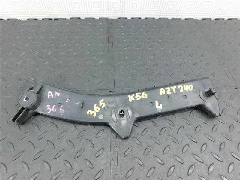 Крепление бампера TOYOTA PREMIO AZT240-5006739 1AZ-FSE 2005 заднее левое (б/у)