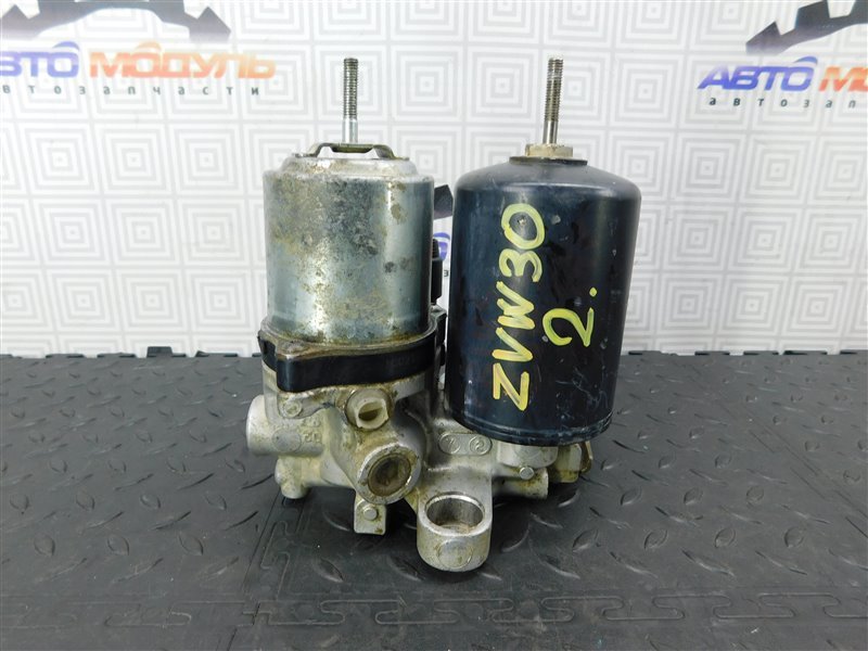 Блок ABS TOYOTA PRIUS ZVW30 2AZ-FXE (б/у)