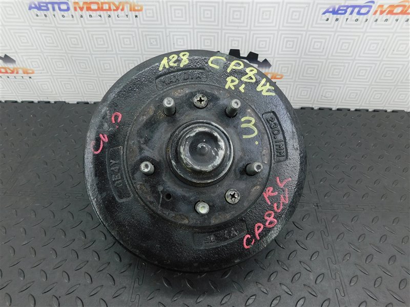 Ступица MAZDA PREMACY CP8W задняя левая (б/у)