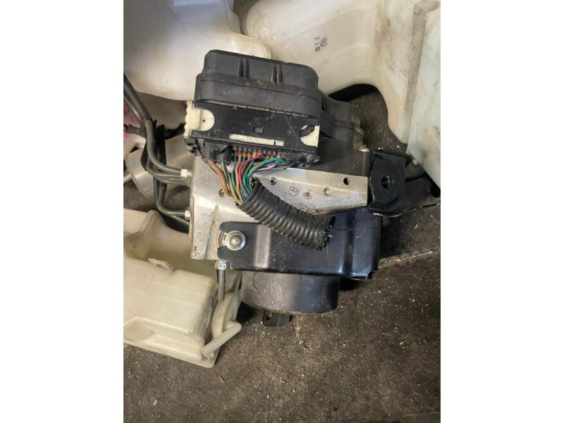 Блок ABS LEXUS IS250 GSE20 4GR