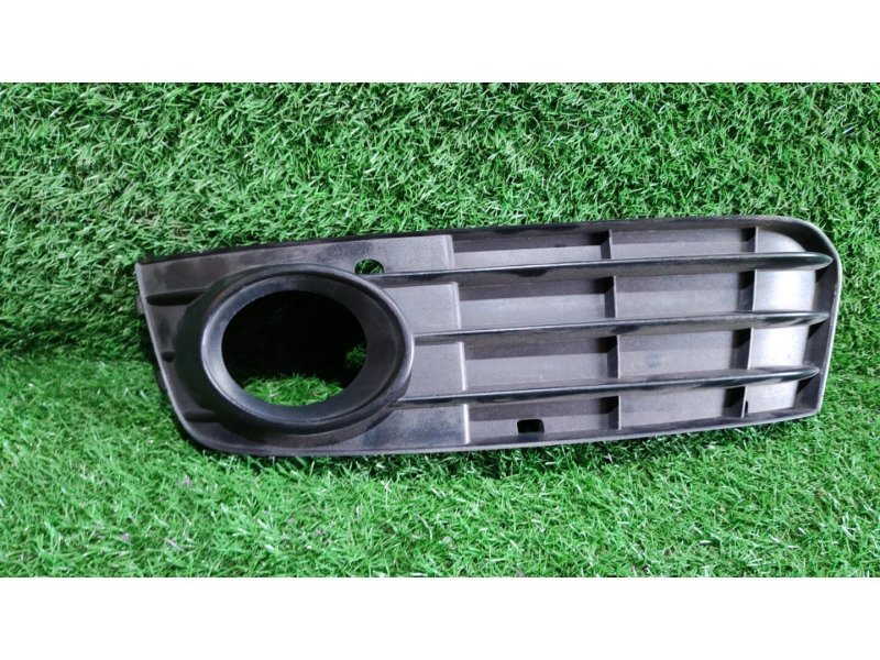 Заглушка бампера передняя левая AUDI A4 2009 B8 8K0807681A контрактная