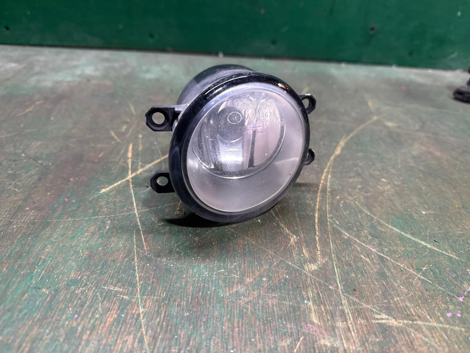 Туманка передняя левая TOYOTA CAMRY ASV50 812100D041 контрактная