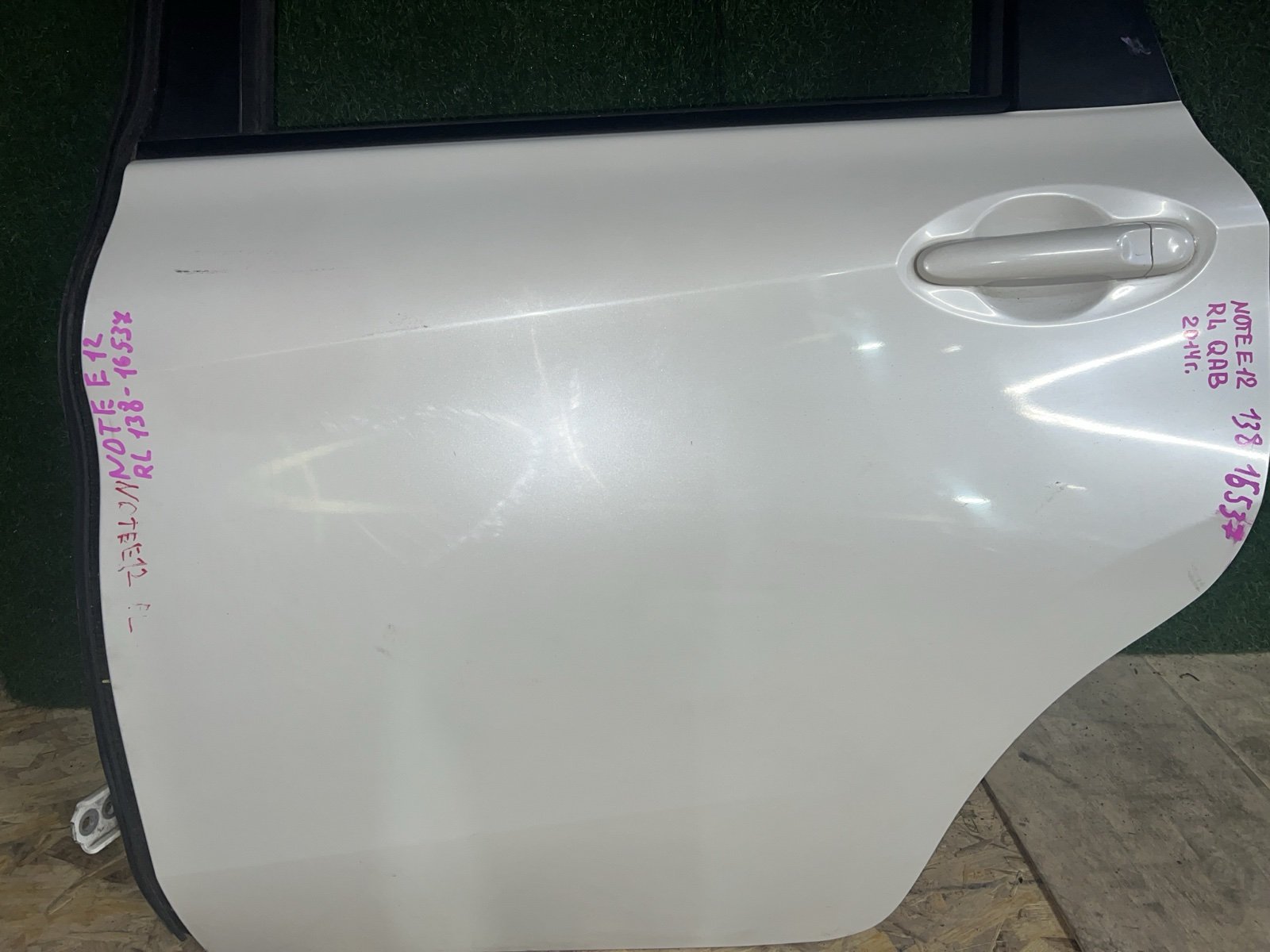 Дверь левая задняя для NISSAN NOTE E12 5 ракурс Дверь левая задняя для NISSAN NOTE E12 5 ракурс