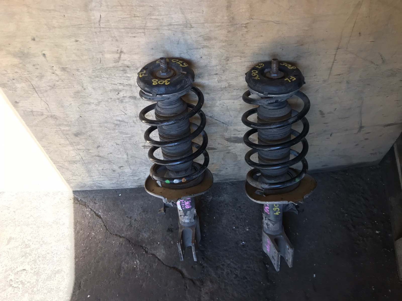 Стойки комплект передние Peugeot 308 2007-2011 Б/У