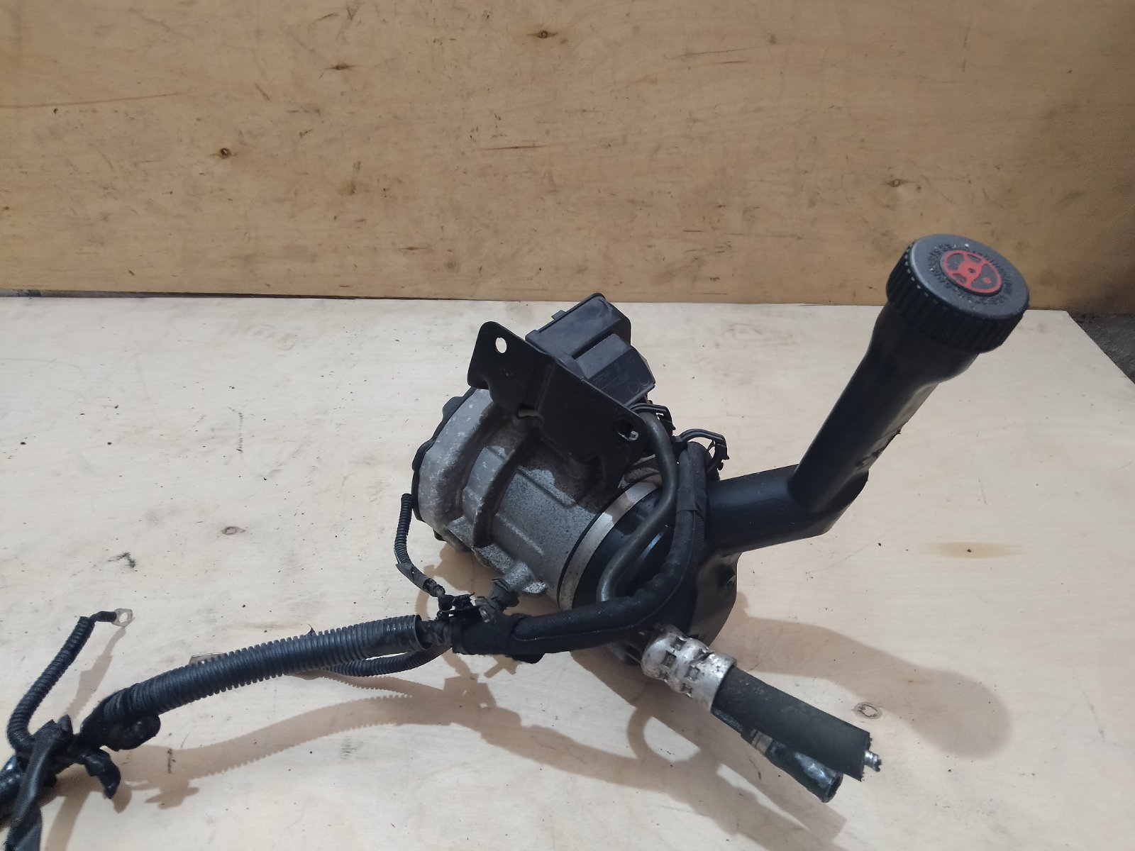 Насос гидроусилителя руля 308 2007-2015 1