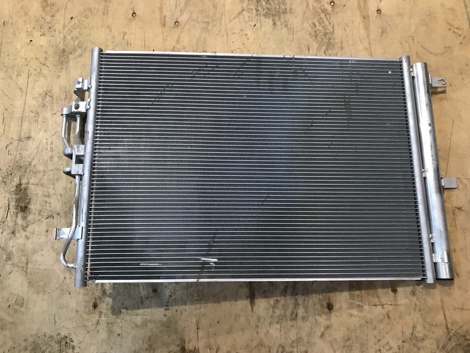 Радиатор кондиционера CS35Plus 2021-2024 1 Радиатор кондиционера CS35Plus 2021-2024 1