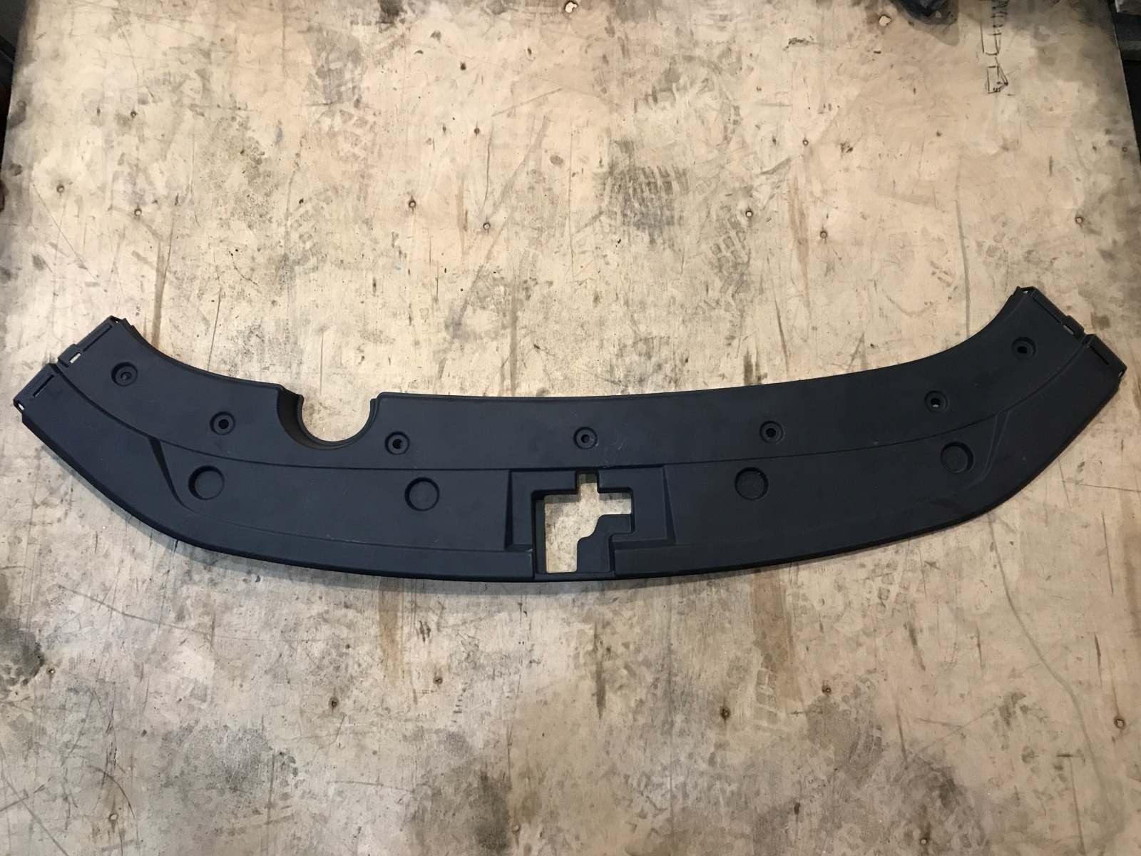 Накладка на переднюю панель Changan CS35Plus 2021-2024 1 2803150BQ02AA Б/У