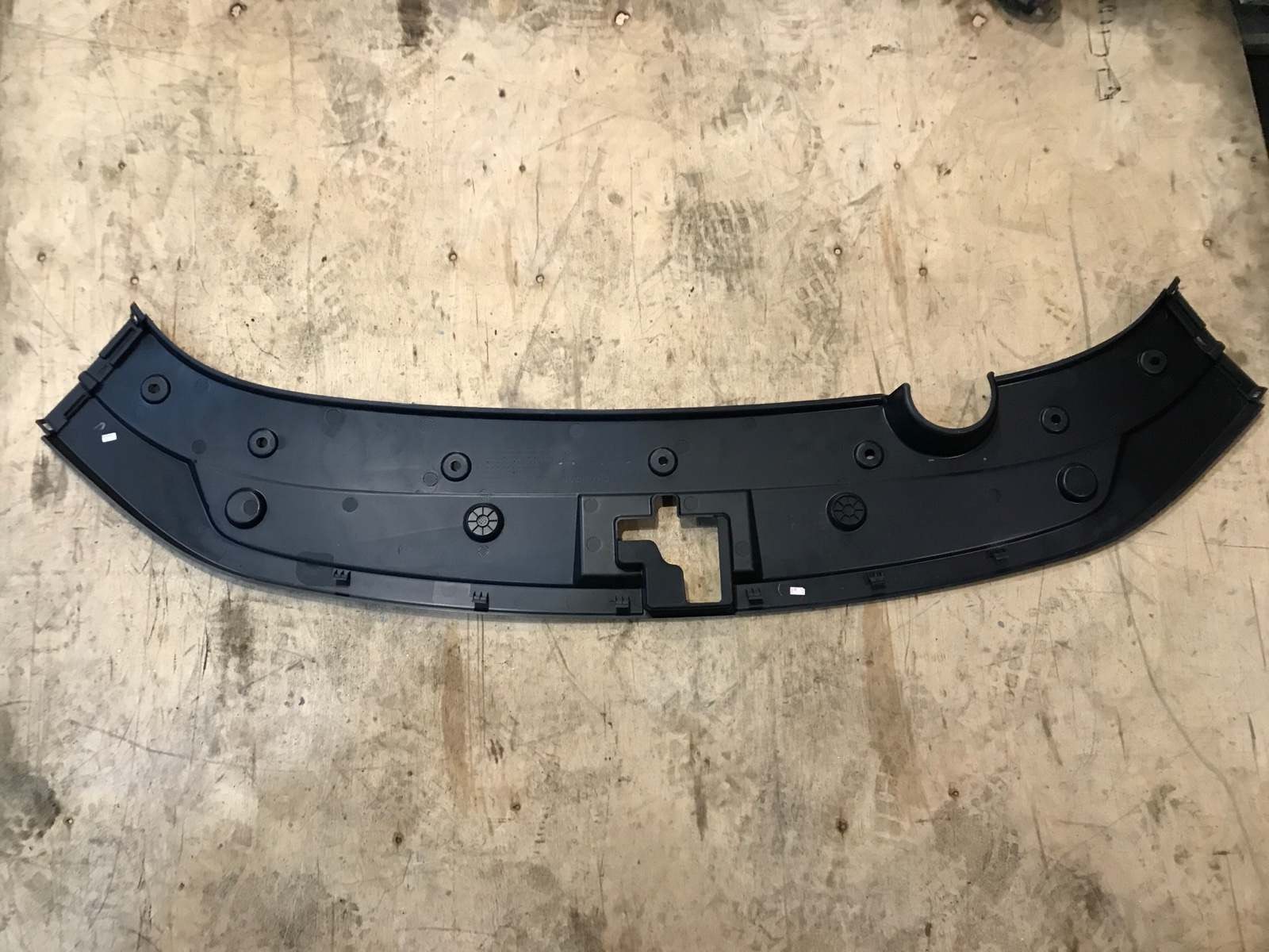 Накладка на переднюю панель CS35Plus 2021-2024 1