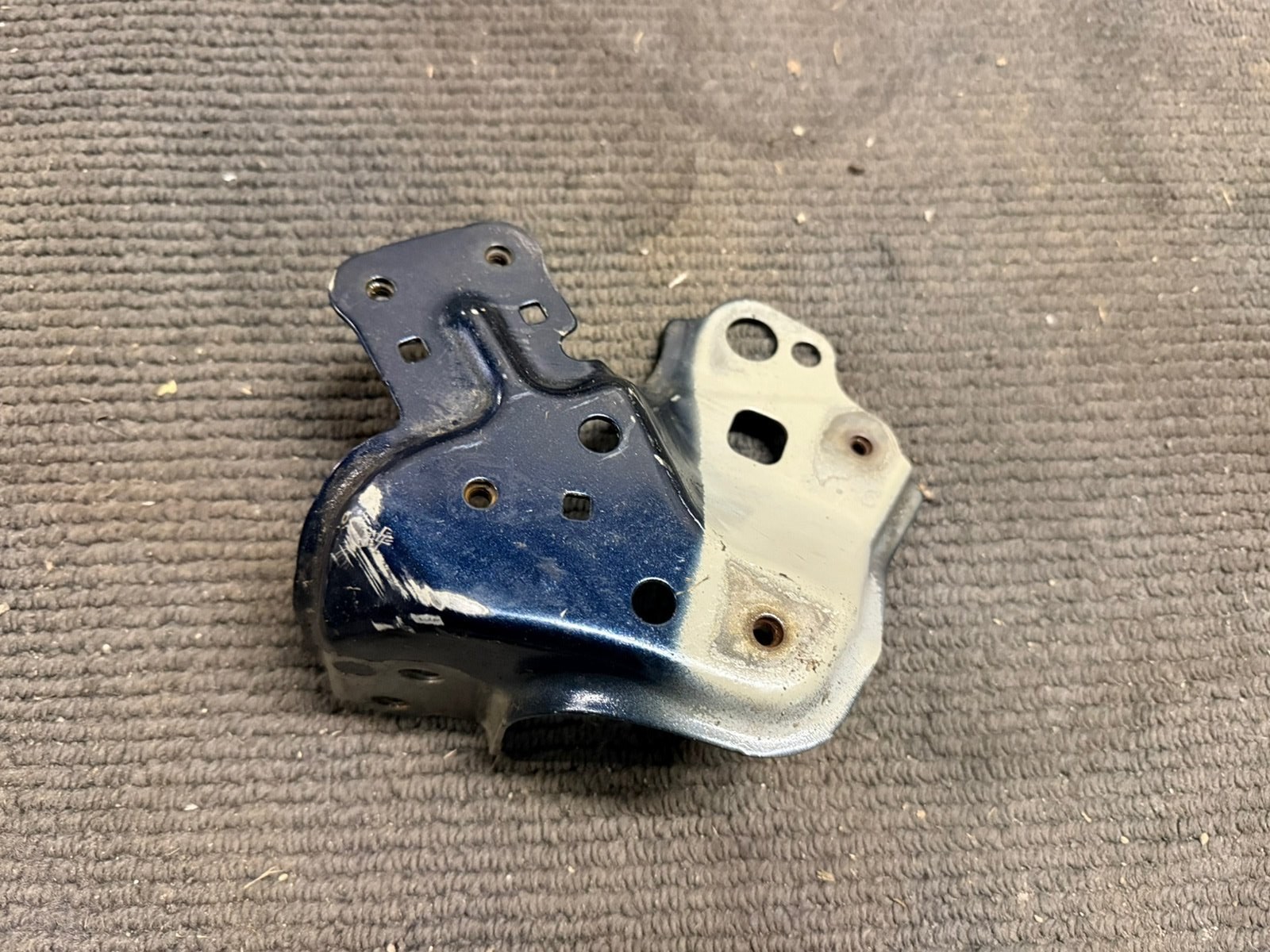 Кронштейн крыла передний левый NX 2017-2021 200