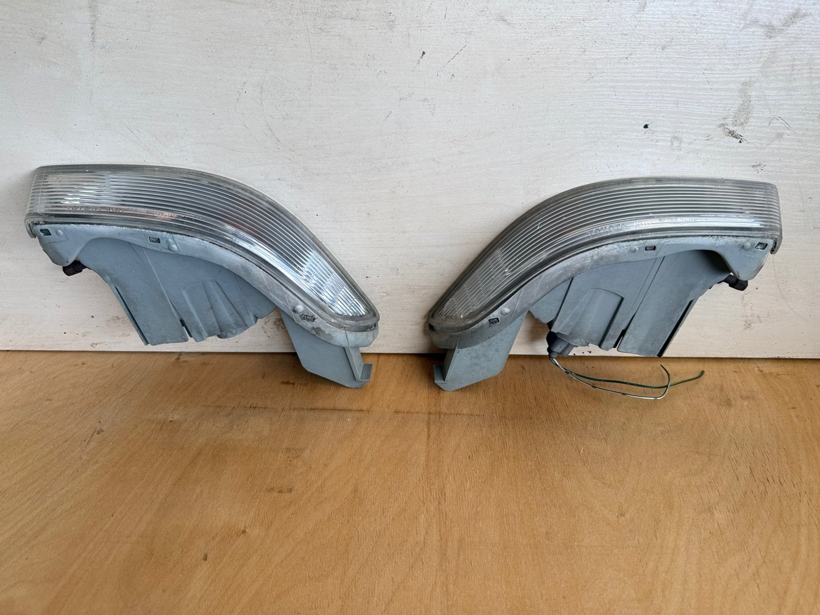 Поворотник В бампер Toyota Mark II GX100