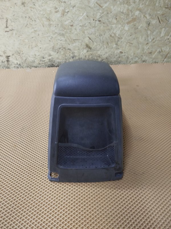 Подлокотник KYRON 2007-2016 DJ D20DT