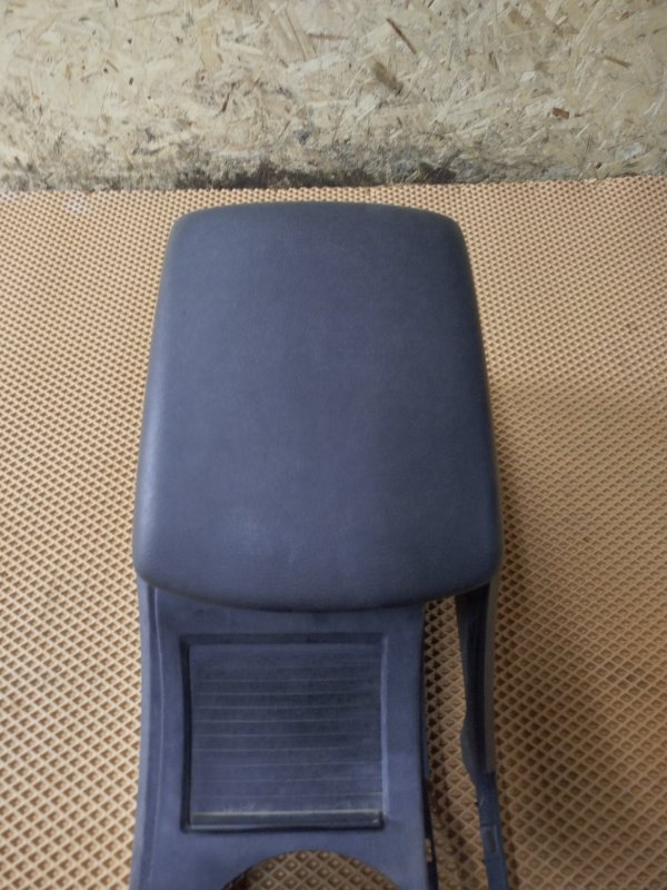 Подлокотник KYRON 2007-2016 DJ D20DT